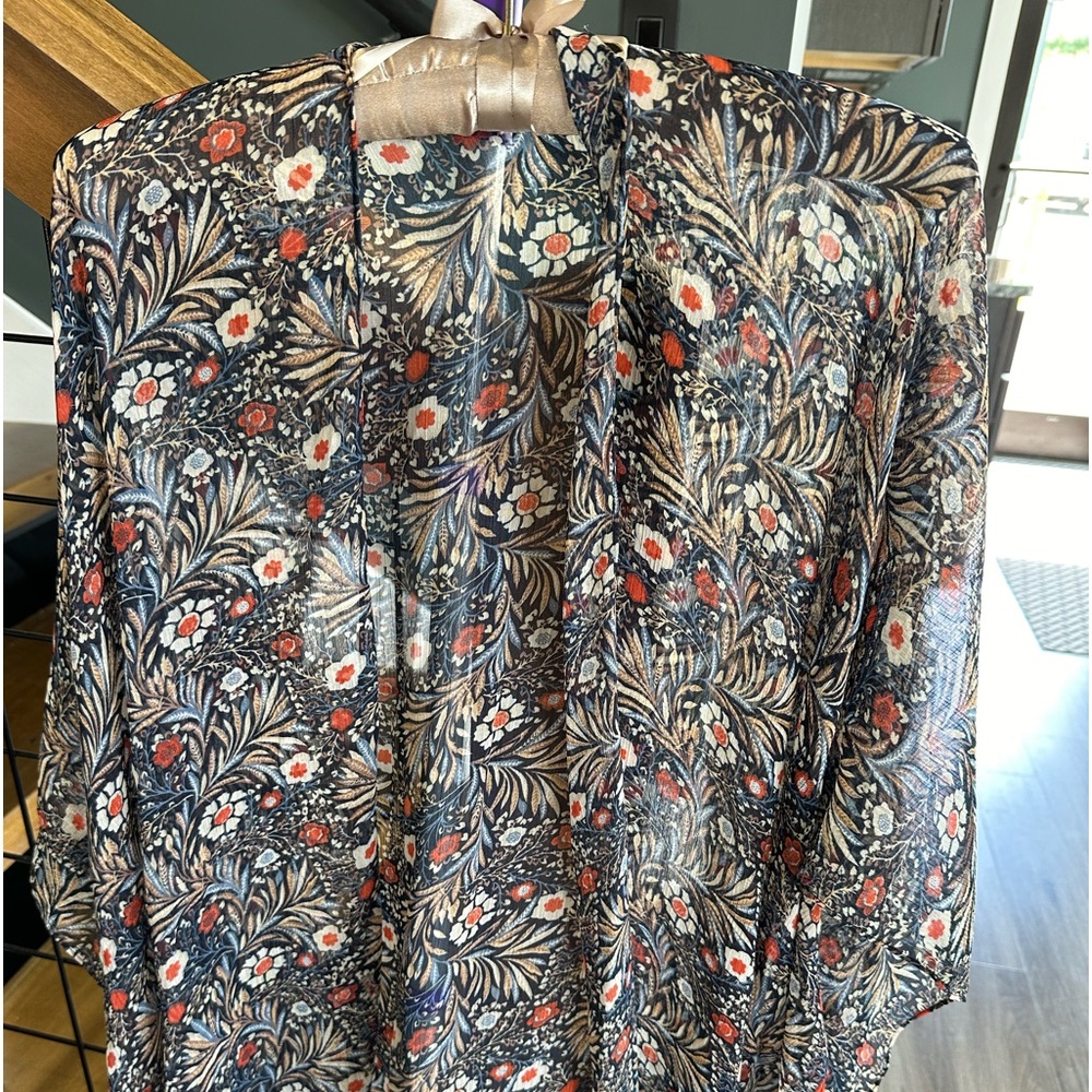Soft surroundings sheer jacket coverup. Fab floral pattern. One size. Fits 8-22!